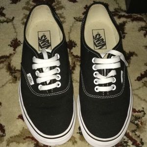 BLACK VANS